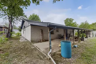 12207 Queen Dr, Balch Springs, TX 75180 - Photo 33