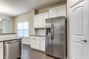 9905 Beaver Dam Ln, McKinney, TX 75071 - Photo 5