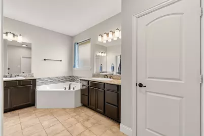 1020 Crest Breeze Drive, Fort Worth, TX 76052 - Photo 23