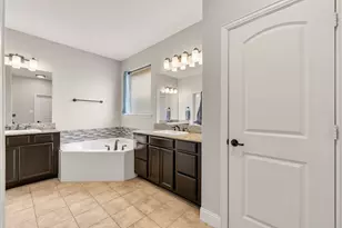 1020 Crest Breeze Dr, Fort Worth, TX 76052 - Photo 23