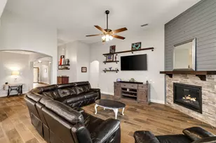 1020 Crest Breeze Dr, Fort Worth, TX 76052 - Photo 13