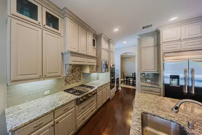 4653 Bronco Boulevard, Carrollton, TX 75010 - Photo 9