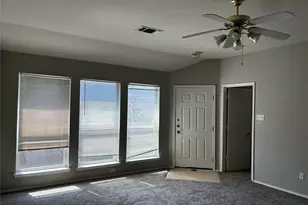 10456 Fossil Hill Dr, Fort Worth, TX 76131 - Photo 3