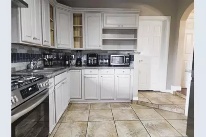 13973 Bee Street, Farmers Branch, TX 75234 - Photo 7