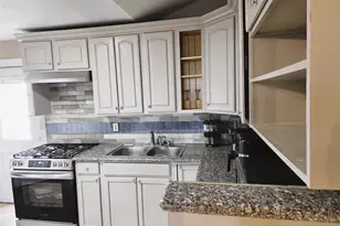 13973 Bee St, Farmers Branch, TX 75234 - Photo 9