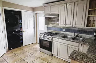 13973 Bee St, Farmers Branch, TX 75234 - Photo 9