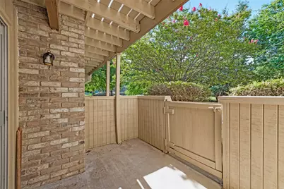5814 Meadow Wood Lane, Fort Worth, TX 76112 - Photo 17
