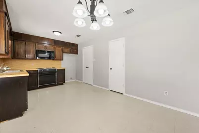 5903 Spring Hill Court, Arlington, TX 76016 - Photo 7