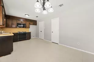 5903 Spring Hill Ct, Arlington, TX 76016 - Photo 7
