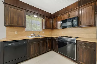 5903 Spring Hill Court, Arlington, TX 76016 - Photo 3