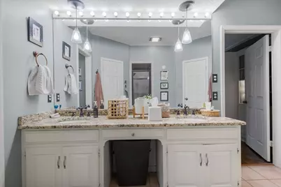 5911 Foxcroft Road, Tyler, TX 75703 - Photo 17
