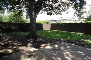 2822 Sunny Hill Ln, Farmers Branch, TX 75234 - Photo 17