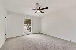 1032 Pleasant Valley Ln, Arlington, TX 76015 - Photo 15