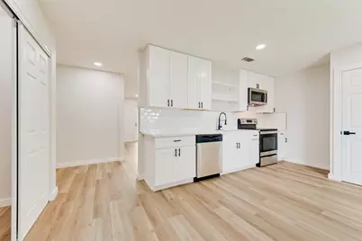 1032 Pleasant Valley Lane, Arlington, TX 76015 - Photo 9