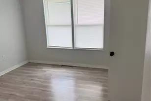 913 Hubert St, Waco, TX 76704 - Photo 5