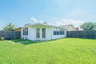 2213 Proctor Dr, Carrollton, TX 75007 - Photo 21