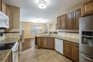 413 Creekside Dr, Anna, TX 75409 - Photo 5