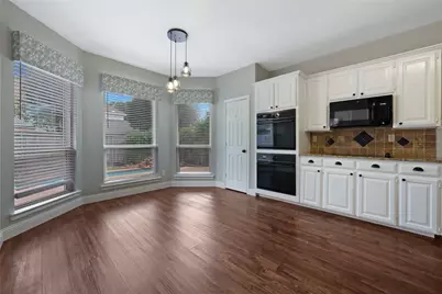 1803 Hunters Ridge Drive, Grapevine, TX 76051 - Photo 11