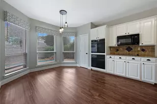 1803 Hunters Ridge Dr, Grapevine, TX 76051 - Photo 11