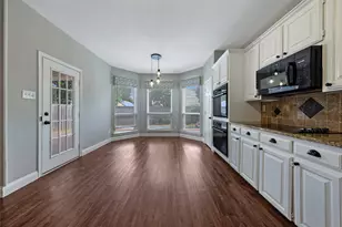 1803 Hunters Ridge Dr, Grapevine, TX 76051 - Photo 9