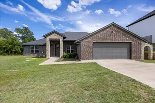2123 Christine Dr, Granbury, TX 76048 - Photo 3