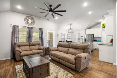 2123 Christine Drive, Granbury, TX 76048 - Photo 5