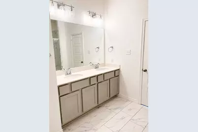 2825 Stanley Avenue, Fort Worth, TX 76110 - Photo 11