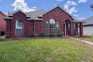 2201 Silverthorn Ln, Flower Mound, TX 75028 - Photo 1