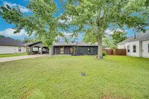 605 W Third St, Maypearl, TX 76064 - Photo 3