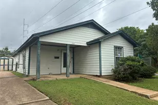200 S Williams St, Fort Worth, TX 76104 - Photo 1