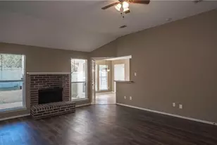 1512 Manitoba Ln, Glenn Heights, TX 75154 - Photo 3