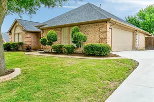 428 Shelby Dr, Burleson, TX 76028 - Photo 3