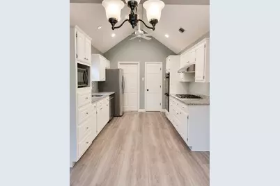 2806 Laurel Oaks Drive, Garland, TX 75044 - Photo 9