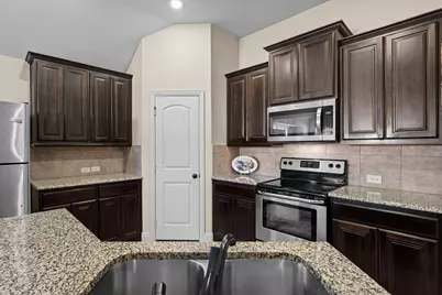 536 Brooke Street, Greenville, TX 75402 - Photo 11