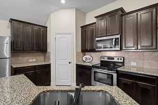 536 Brooke St, Greenville, TX 75402 - Photo 11