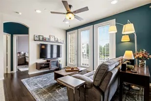 950 Henderson St, Fort Worth, TX 76102 - Photo 3