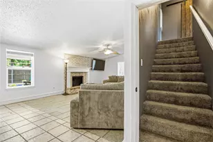 4100 Coronet Ln, Arlington, TX 76017 - Photo 21