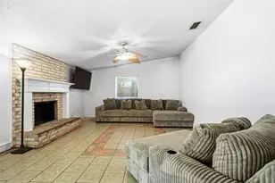 4100 Coronet Ln, Arlington, TX 76017 - Photo 13
