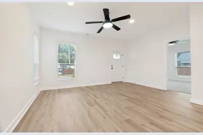 8808 Old Homestead Drive, Dallas, TX 75217 - Photo 5