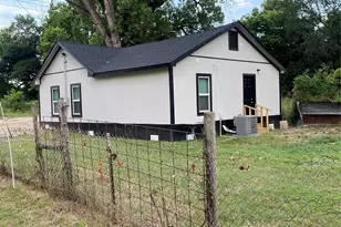 324 Hogan Ln, Bellmead, TX 76705 - Photo 3