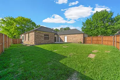 1213 Sycamore Drive, Carrollton, TX 75007 - Photo 31