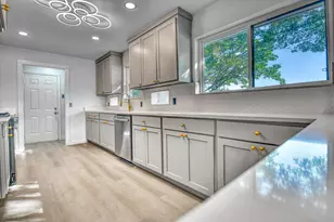 2305 Fenestra Dr, Dallas, TX 75228 - Photo 23