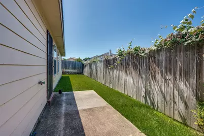 8013 Hidden Oaks Drive, Fort Worth, TX 76120 - Photo 23