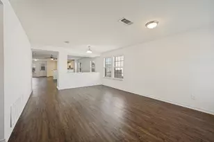 8013 Hidden Oaks Dr, Fort Worth, TX 76120 - Photo 3