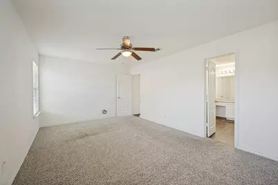 8013 Hidden Oaks Drive, Fort Worth, TX 76120 - Photo 17
