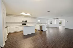 8013 Hidden Oaks Dr, Fort Worth, TX 76120 - Photo 11