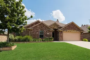 673 Fossil Wood Dr, Saginaw, TX 76179 - Photo 1