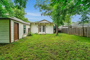 1605 Pine St, Grand Prairie, TX 75050 - Photo 25