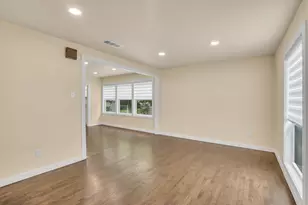 1605 Pine St, Grand Prairie, TX 75050 - Photo 5