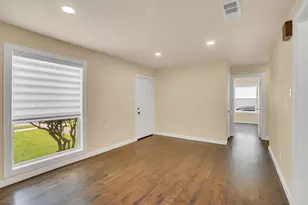 1605 Pine St, Grand Prairie, TX 75050 - Photo 7